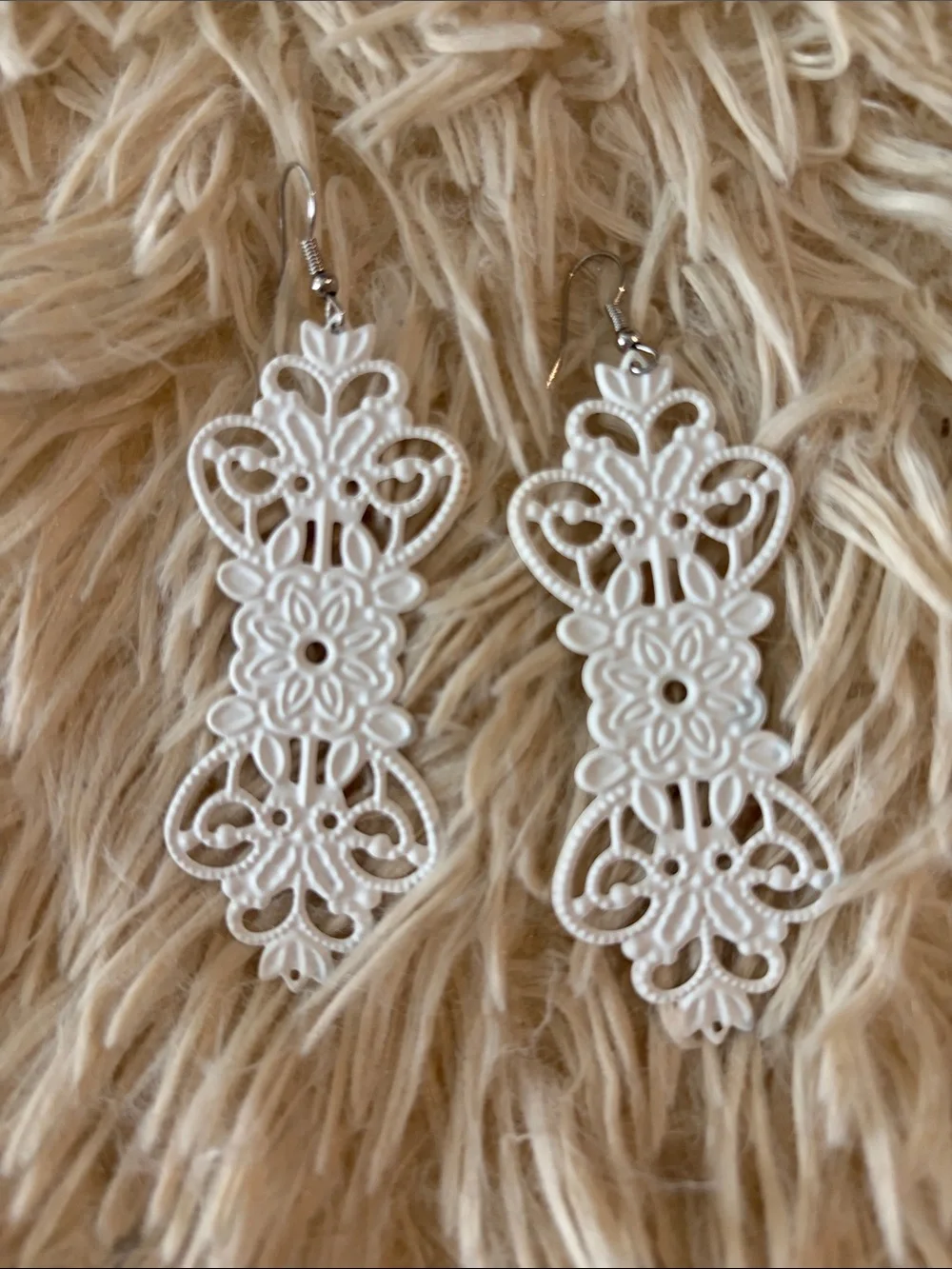 Plunder White Lace Filigree Drop Earrings